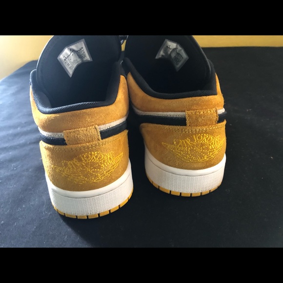 Jordan 1 low ❌SOLD❌ - Picture 2 of 4
